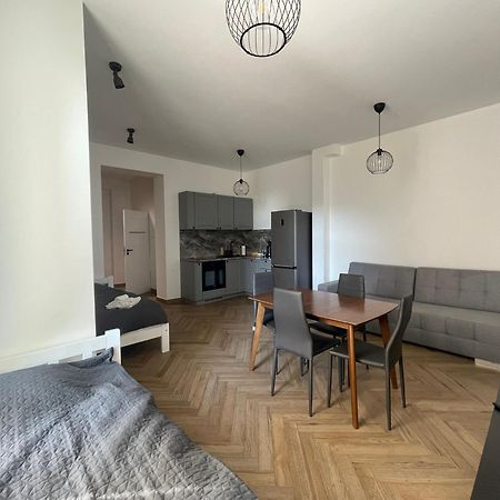 Apartamenty Kamienica Centrum - 1 Maja Lubiń Екстериор снимка