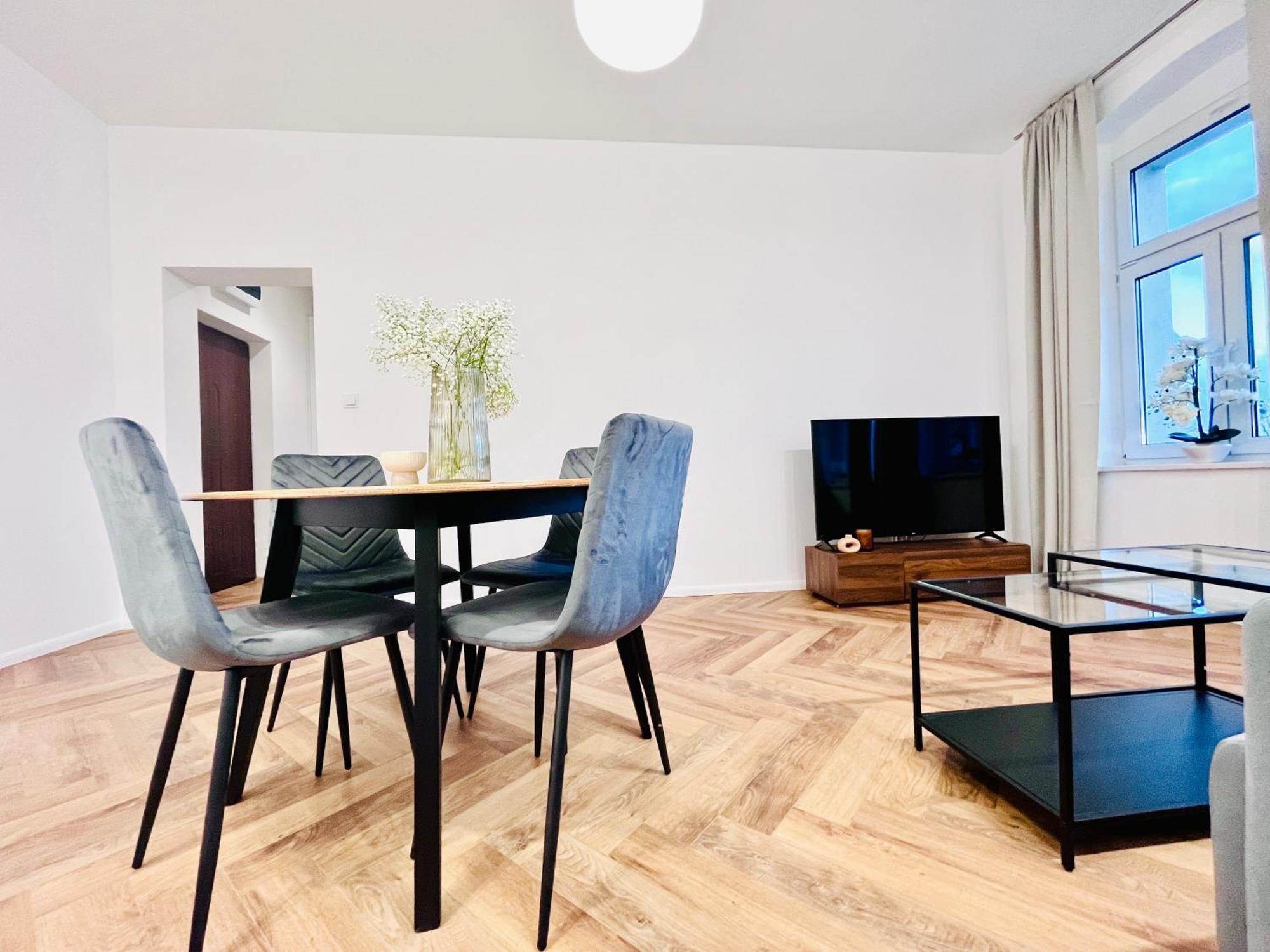 Apartamenty Kamienica Centrum - 1 Maja Lubiń Екстериор снимка