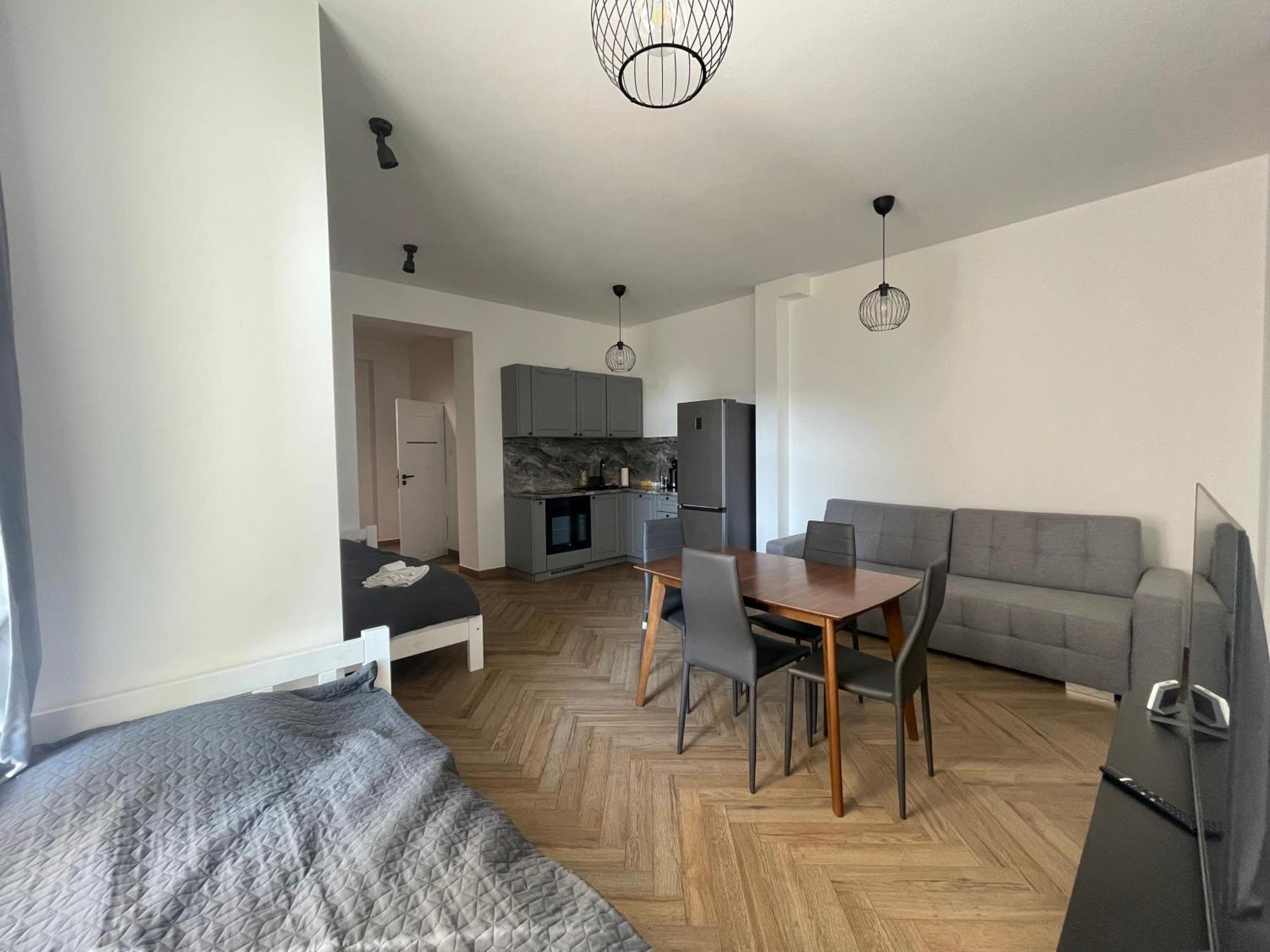Apartamenty Kamienica Centrum - 1 Maja Lubiń Екстериор снимка